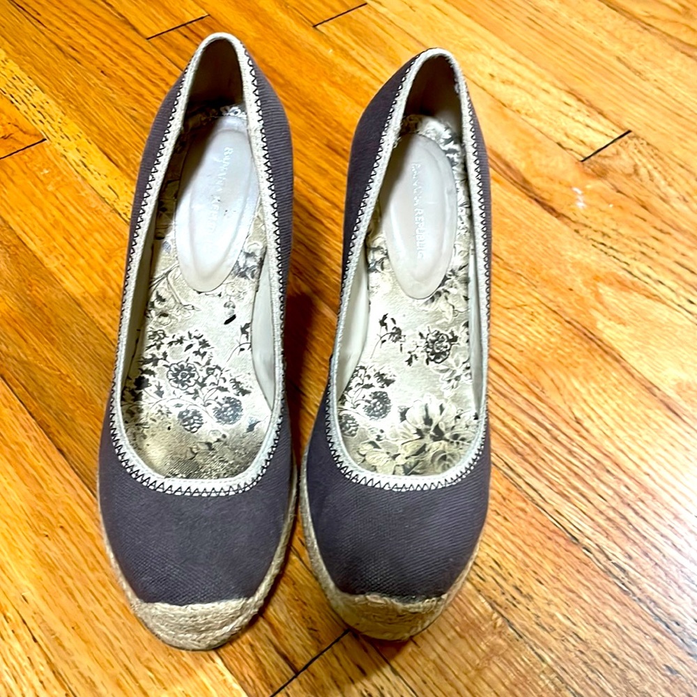 Banana republic wedges